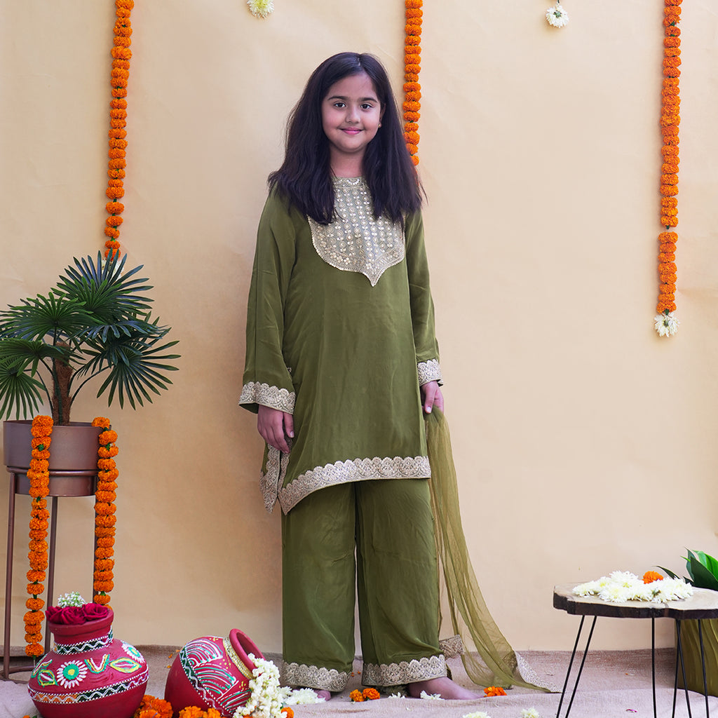 Mehendi Noor Kurta set