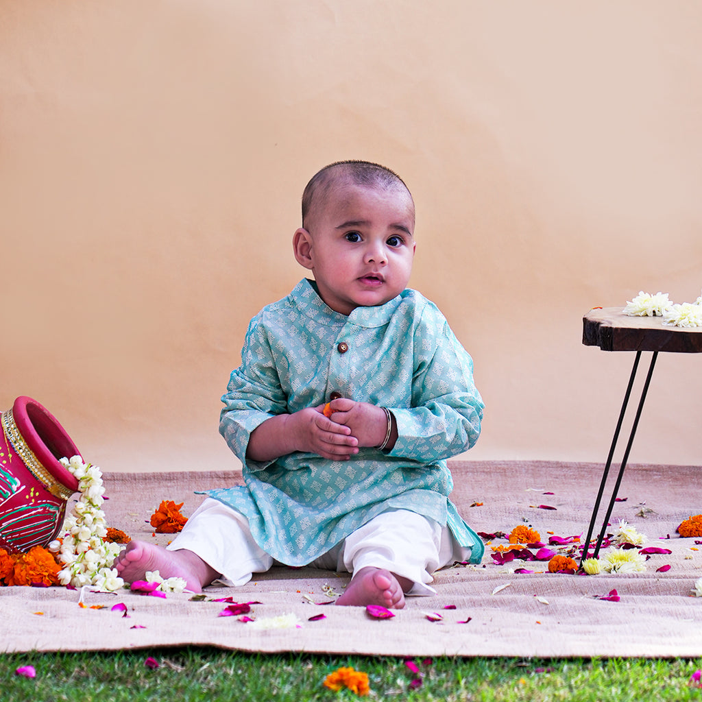 Aasmani Royale Kurta and Pyjama