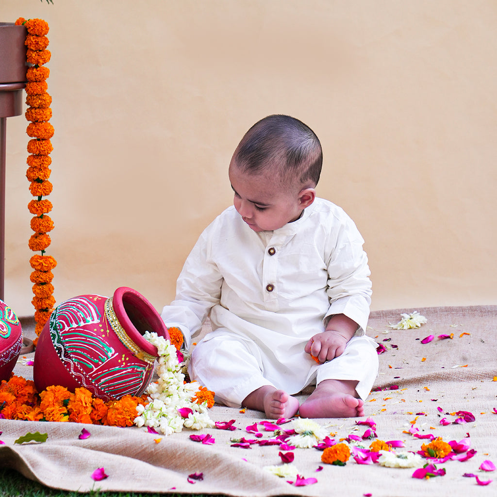 Shwet Utsav Kurta & Pyjama Set