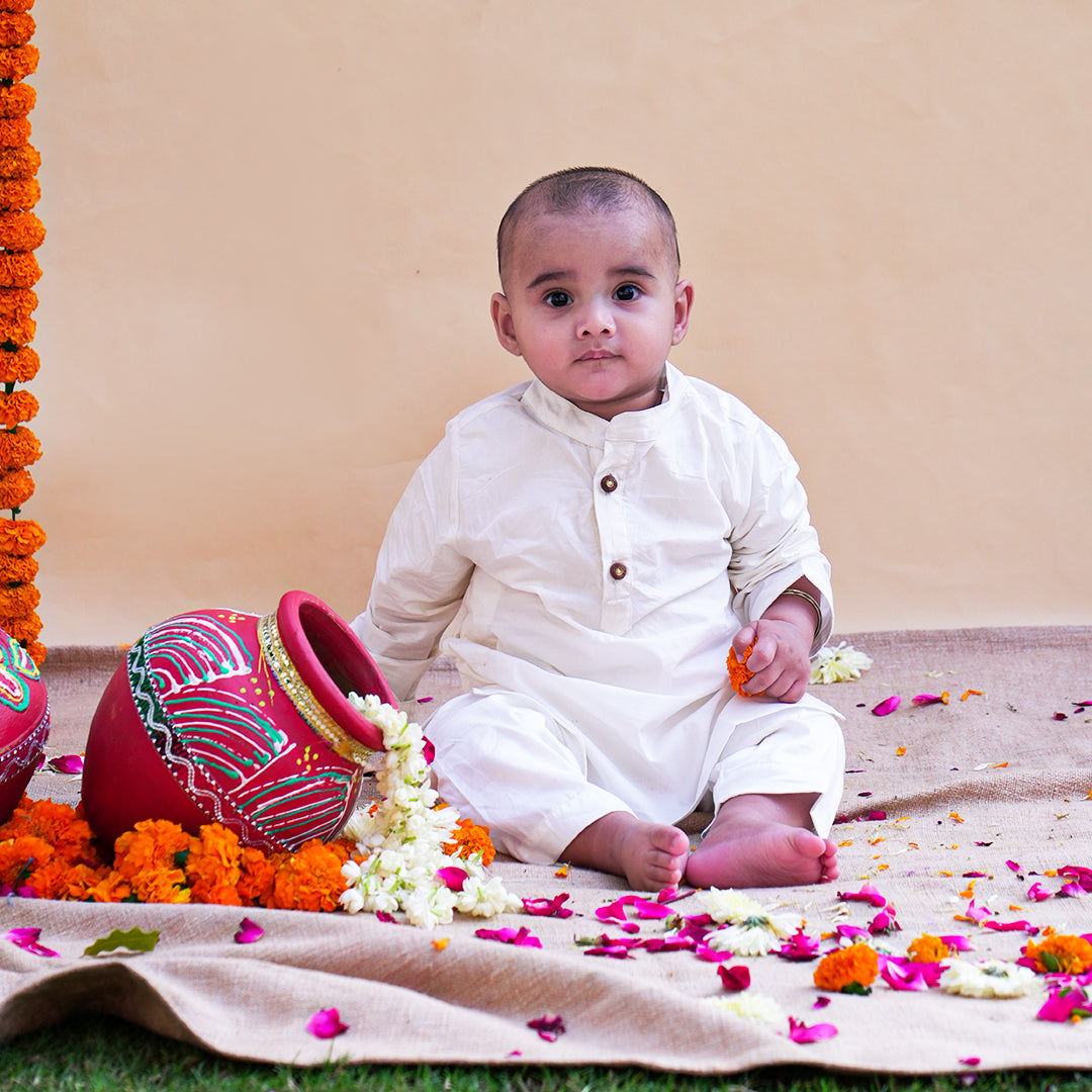 Shwet Utsav Kurta & Pyjama Set