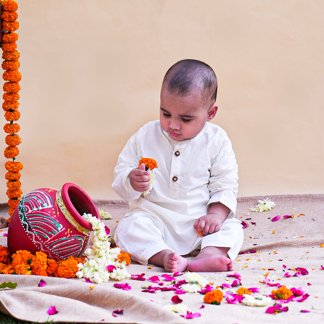 Shwet Utsav Kurta & Pyjama Set