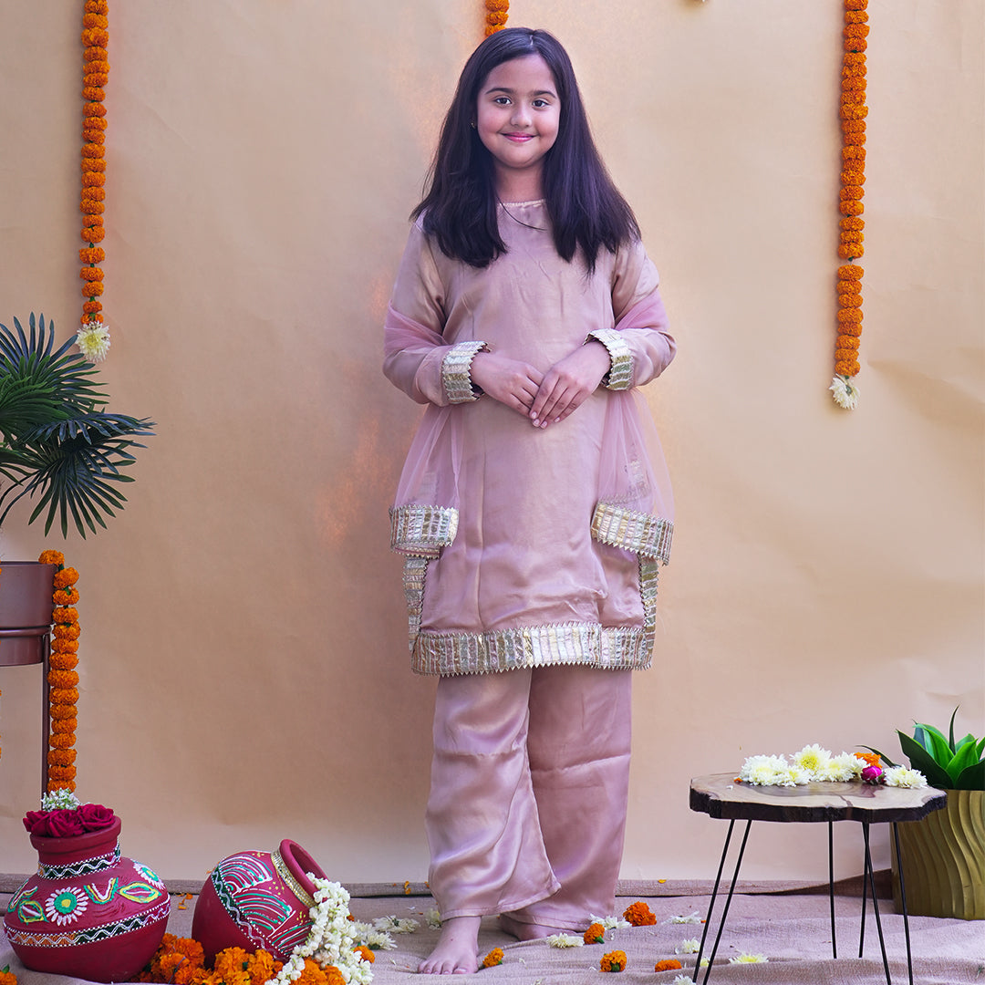 Gulnaaz Rose Kurta Set