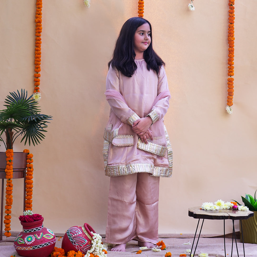 Gulnaaz Rose Kurta Set