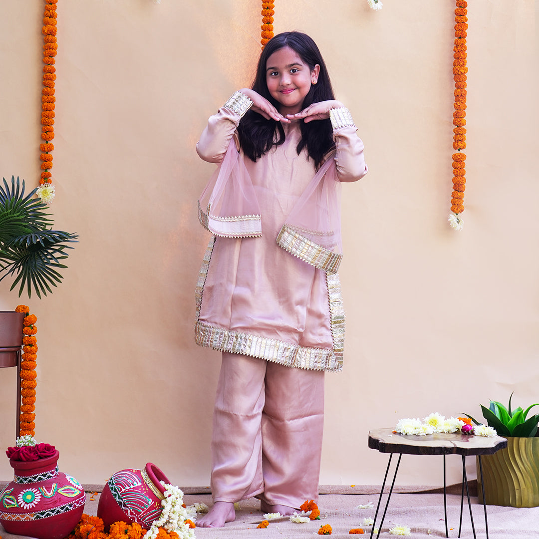 Gulnaaz Rose Kurta Set